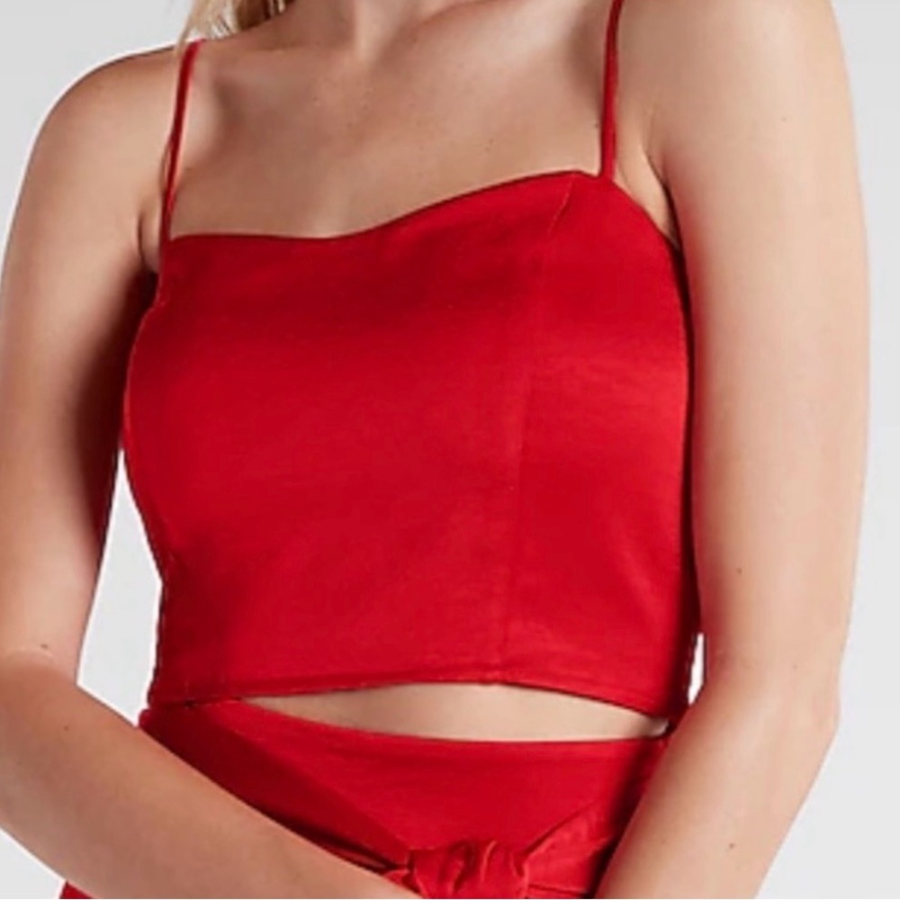 Express - Crop Top